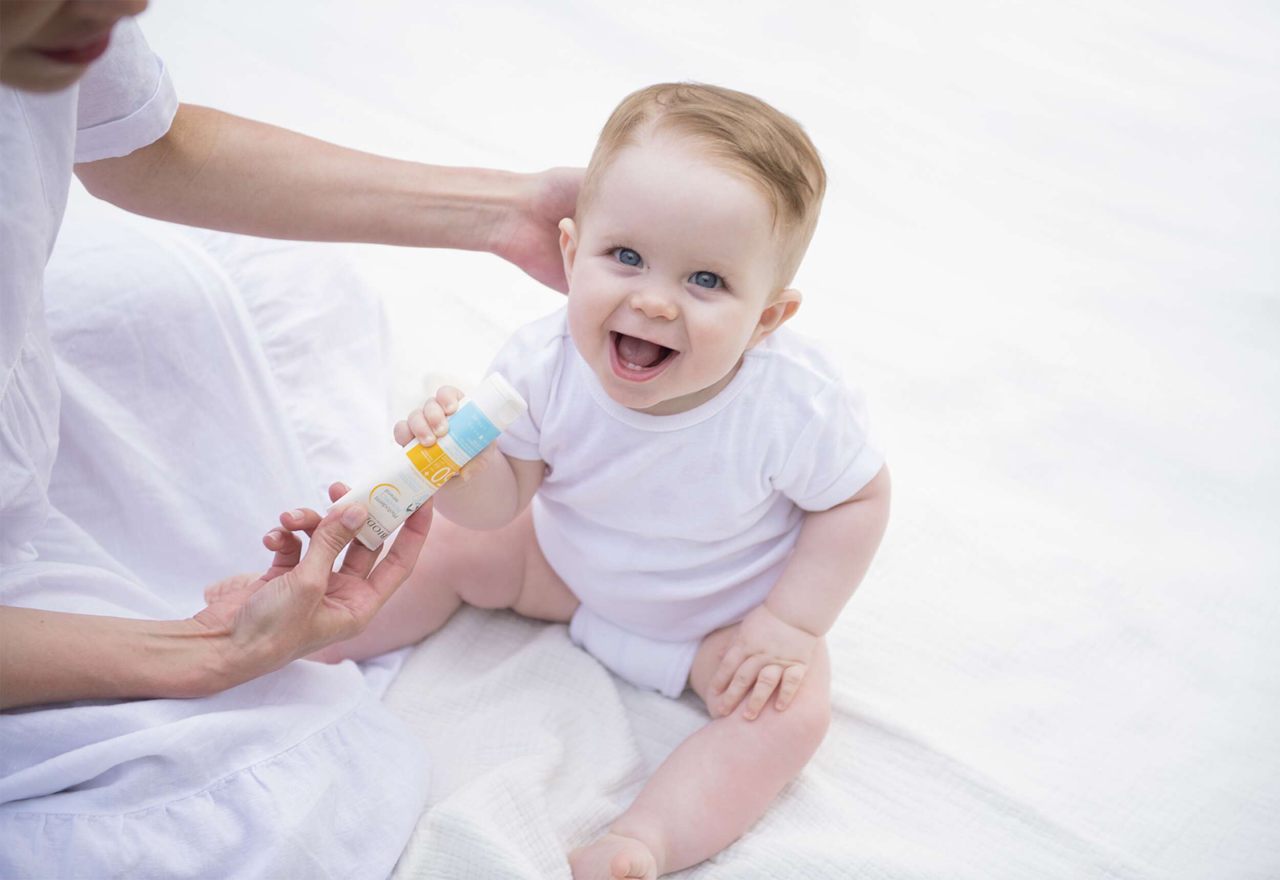 Bebé con Photoderm Pediatrics Mineral de Bioderma